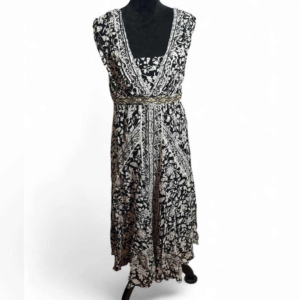 Dressbarn Woman‎ Sz 20 Embellished Black ivory Floral midi sleeveless Dress